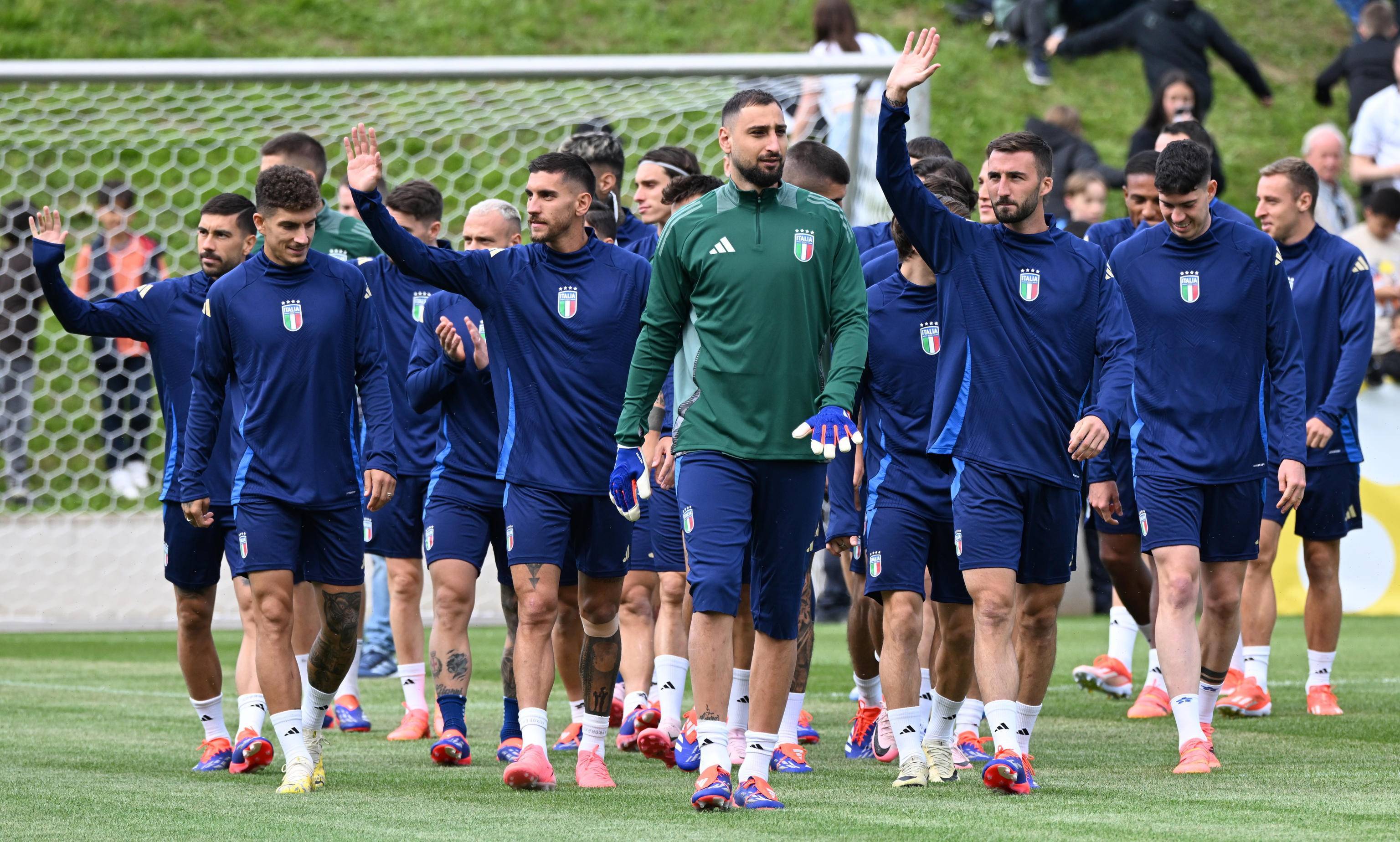 od体育官方入口-包含意大利足球比赛举办派对活动,球迷狂欢的词条