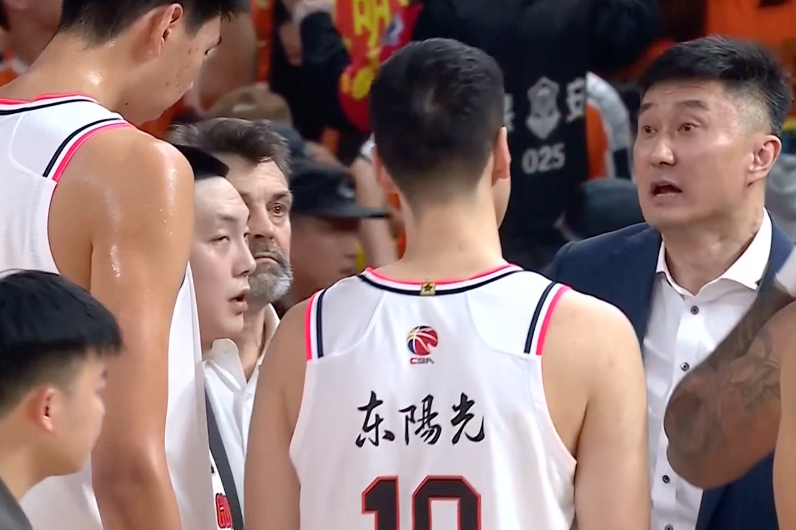 od体育活动-广东队与山东男篮争夺胜利权益